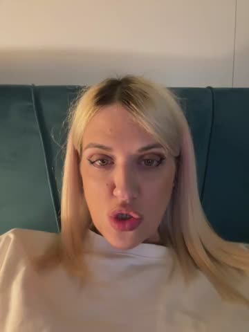 Alessia-Bloom Adult Chat October 15, 2026
