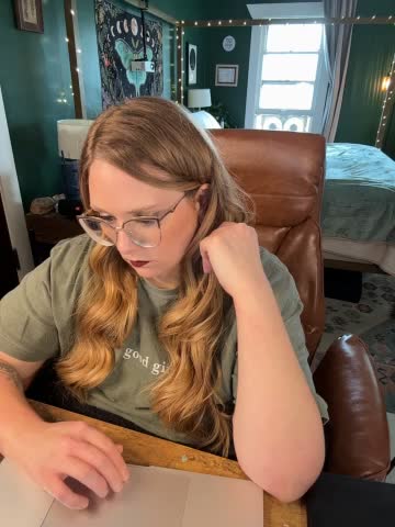 thatcutegirlwtheglasses Adult Chat October 15, 2026