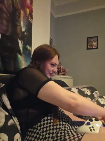 LynzLuvsYou Adult Chat October 15, 2026