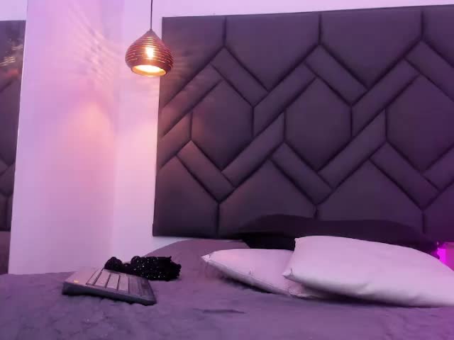 Miia_ferrarii Adult Chat October 15, 2026
