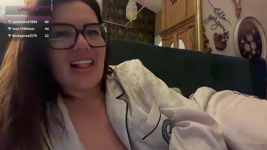 MrsMelia Adult Chat October 16, 2026