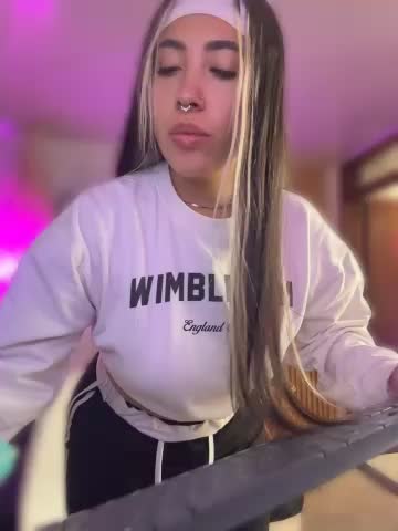 ManuelaVeeleez Adult Chat October 16, 2026