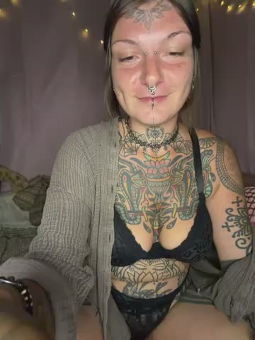lizzardqueeen Adult Chat October 16, 2026