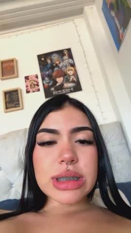 VioletEvanzz Adult Chat October 17, 2026