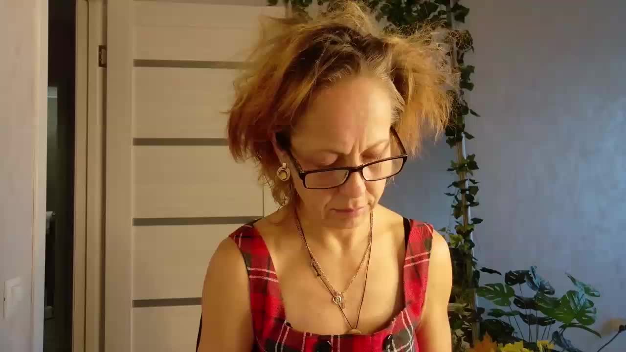 LioraWeiss Adult Chat October 17, 2026
