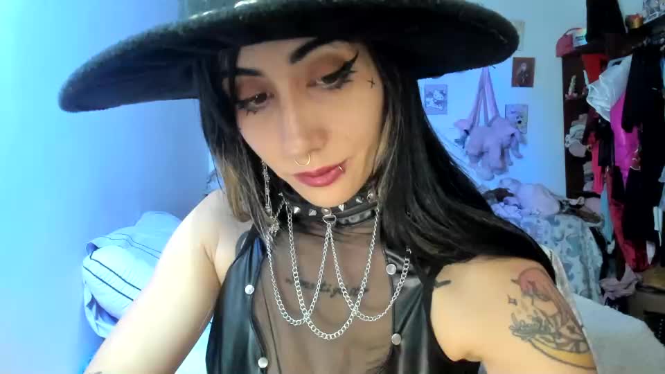 LunaDeCristall Adult Chat October 17, 2026