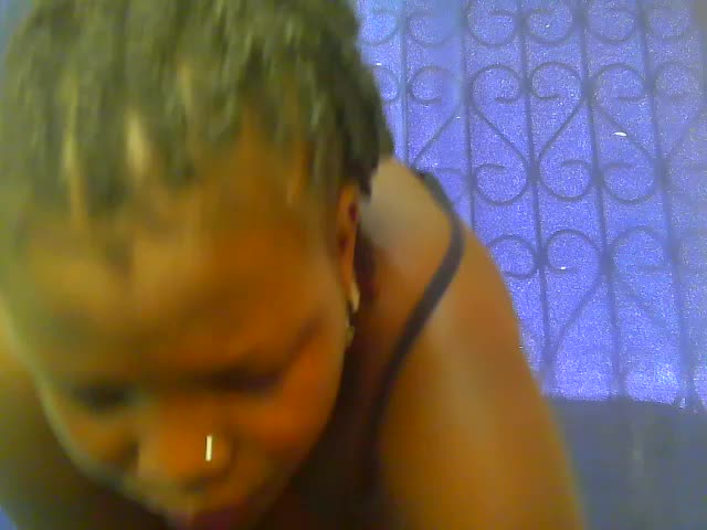 Queen_beautyy Adult Chat October 17, 2026