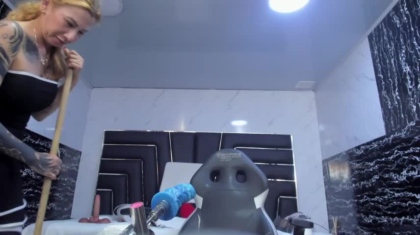 Ladyy_Scarlett Adult Chat October 17, 2026