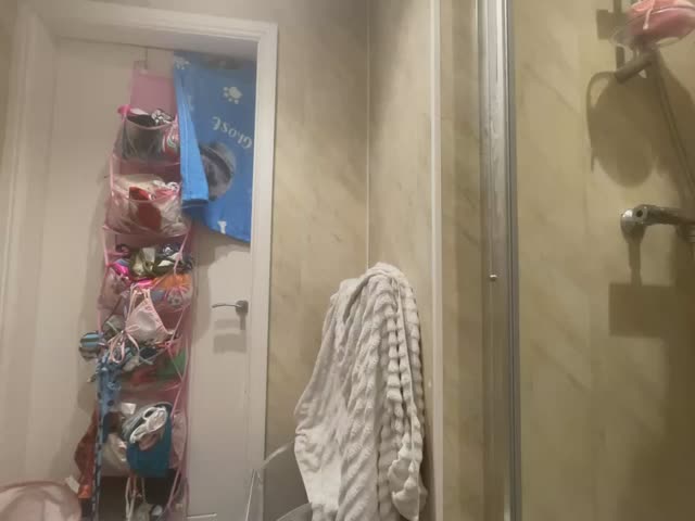 blondeychiaraxo Adult Chat October 16, 2026