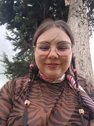 Julieth85_ Adult Chat October 17, 2026
