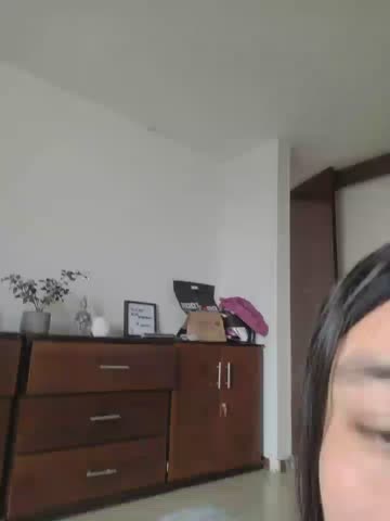 Yuli_x97 Adult Chat October 17, 2026