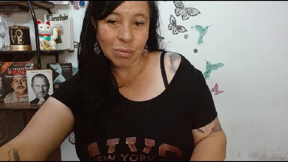 LauraMallioni Adult Chat October 17, 2026