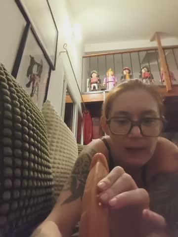 ladydivine14 Adult Chat October 17, 2026