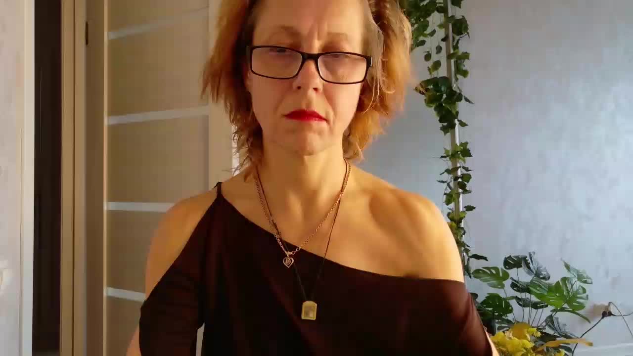 LioraWeiss Adult Chat October 17, 2026