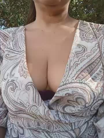 Sexyhousewife1975 Adult Chat October 18, 2026