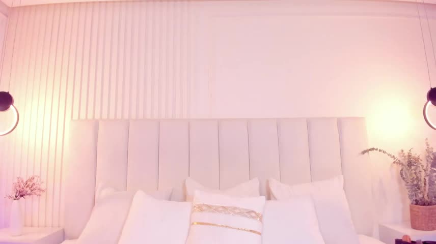 emily_lux25 Adult Chat October 18, 2026