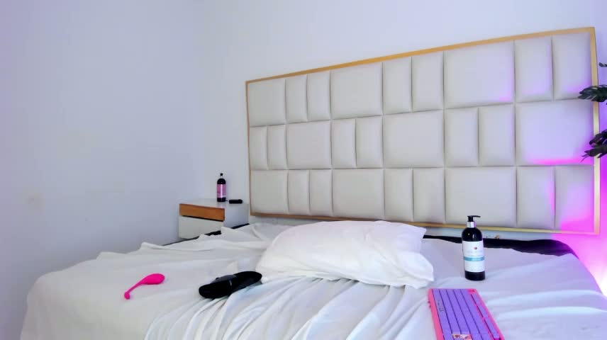 Emma_collins01 Adult Chat October 18, 2026