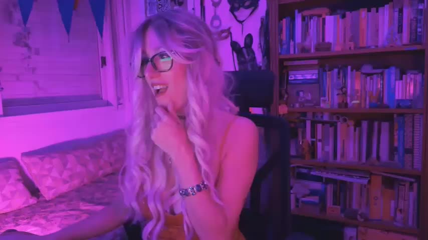 OMGmina Adult Chat October 18, 2026