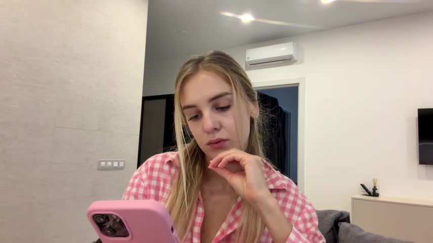 Shy_of_dream Adult Chat October 18, 2026