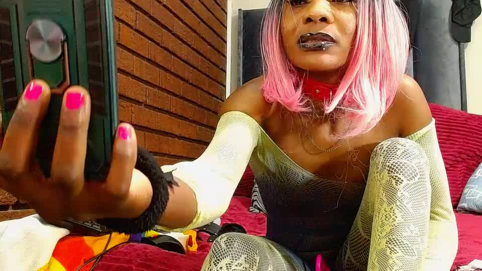BadGirlCocoXx Adult Chat October 18, 2026