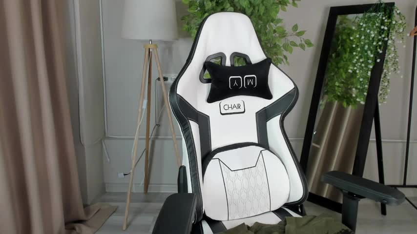 Shadow_Bellee Adult Chat October 18, 2026