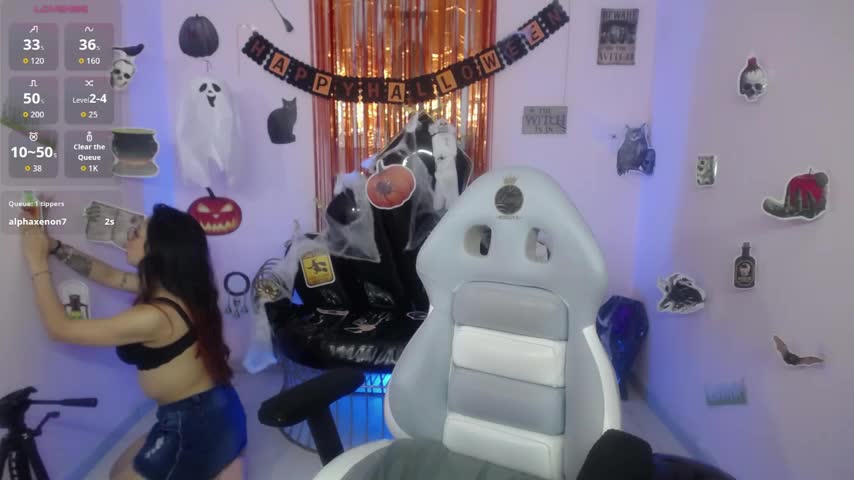 Nahomi_xxx Adult Chat October 18, 2026
