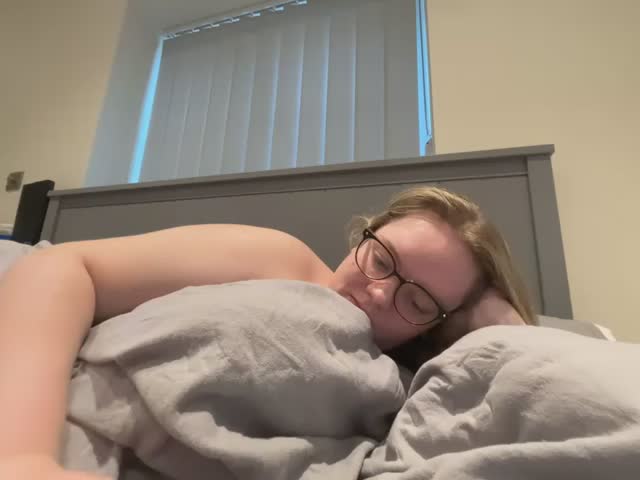 honeyyy24 Adult Chat October 19, 2026