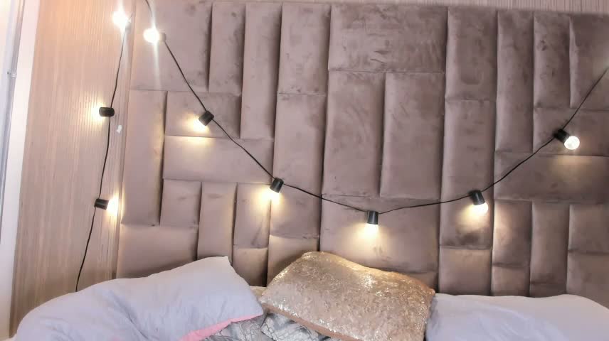 ValeryMonroe_ Adult Chat October 18, 2026
