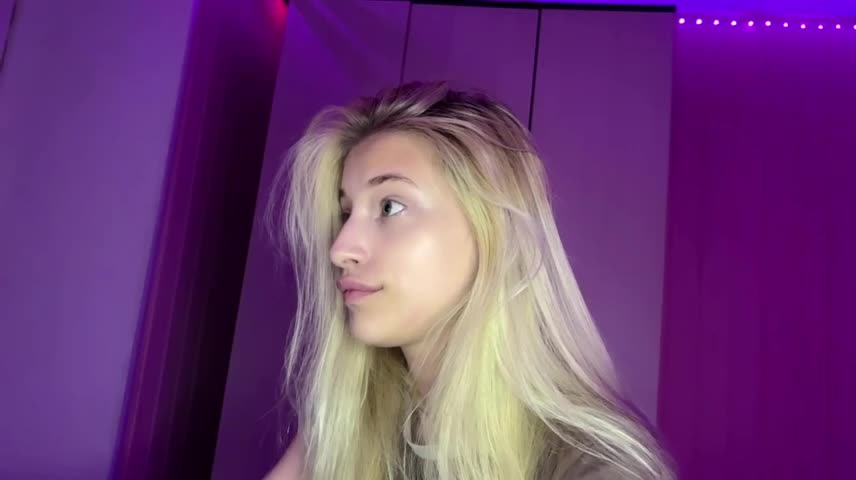 FiveFootBlonde Adult Chat October 19, 2026