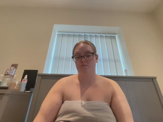 honeyyy24 Adult Chat October 19, 2026
