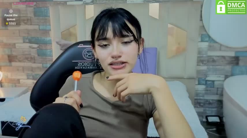 Cloee_tay1 Adult Chat October 19, 2026