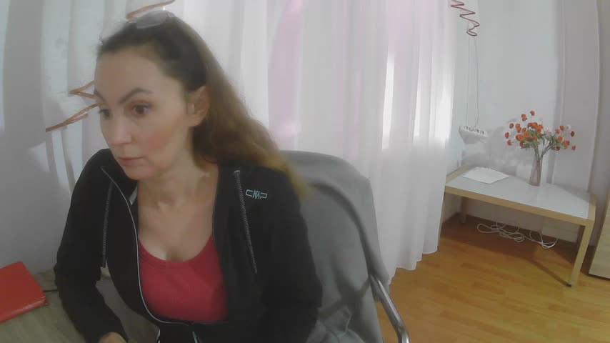 Tess_Bertie Adult Chat October 19, 2026