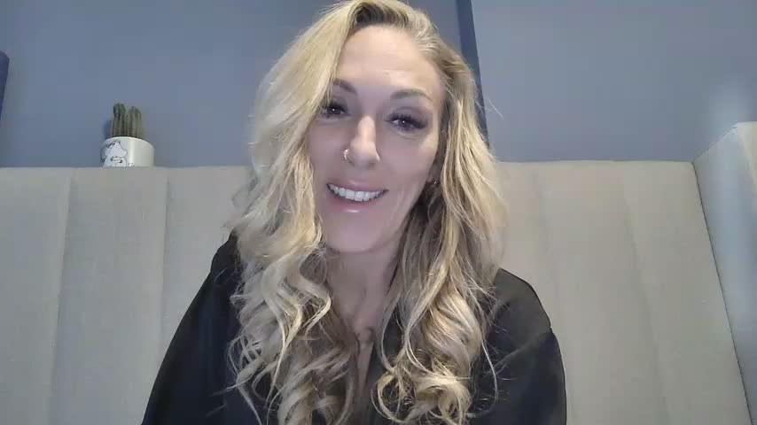 Hannah-Luxe Adult Chat October 19, 2026