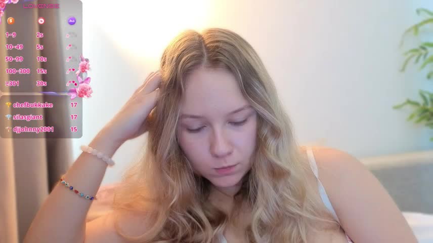 queenneee Adult Chat October 20, 2026
