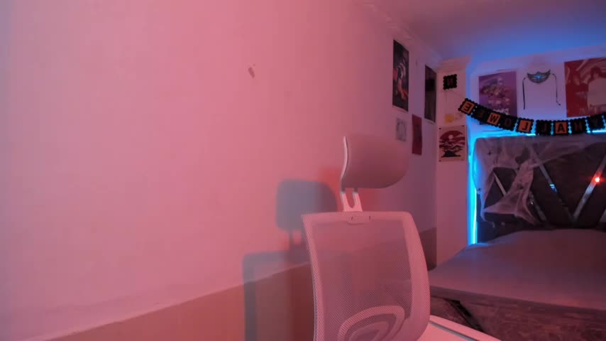 Mia_Gattes Adult Chat October 19, 2026
