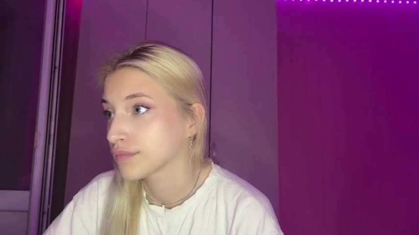 FiveFootBlonde Adult Chat October 20, 2026