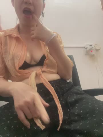 Lyly_xx Adult Chat October 20, 2026