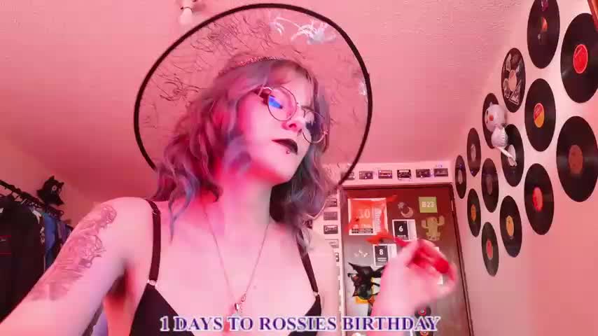 Rossiee_huntt Adult Chat October 21, 2026