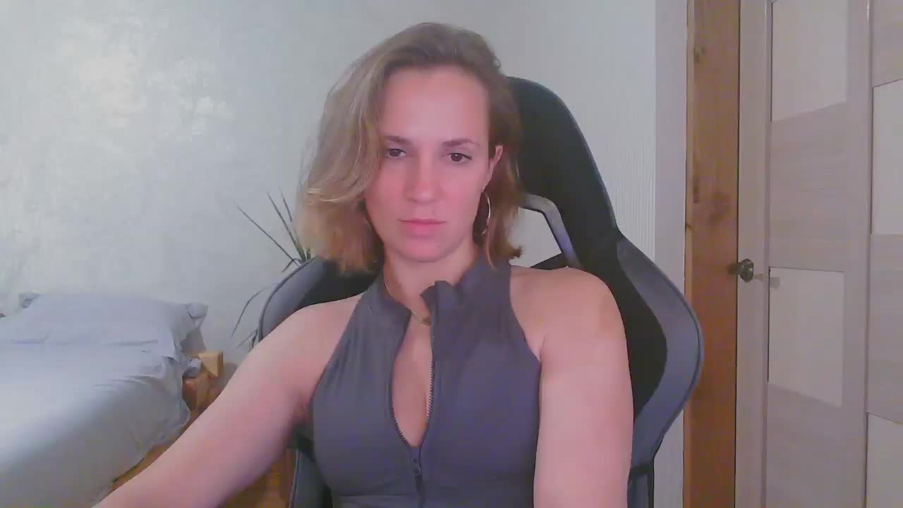 CristaQ Adult Chat October 21, 2026