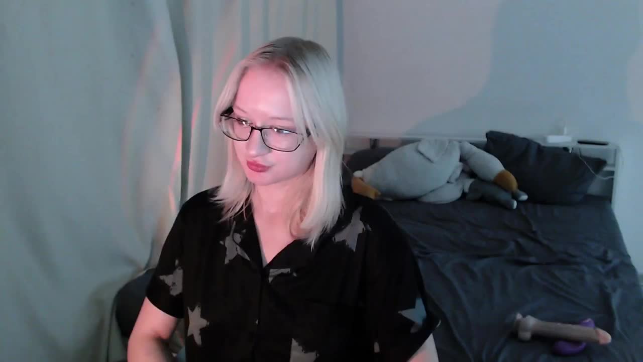 ChloeElegia Adult Chat October 21, 2026