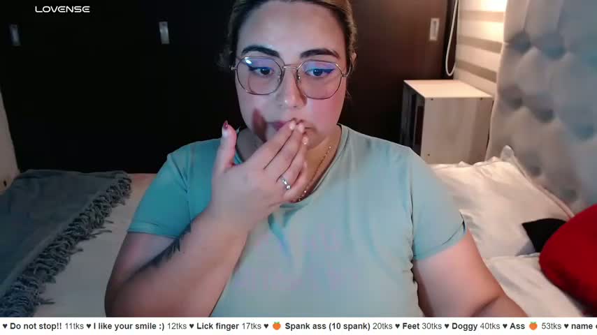 yini_angel Adult Chat October 21, 2026