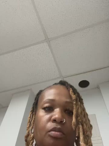 Queen_Phoenix Adult Chat October 21, 2026