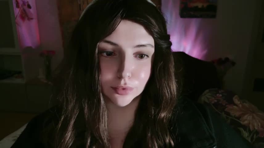 Emilia_Noir Adult Chat October 21, 2026