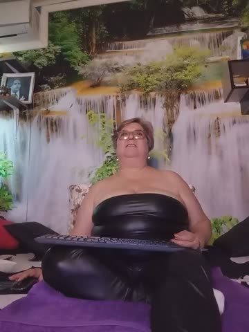 QueenPammy1 Adult Chat October 21, 2026