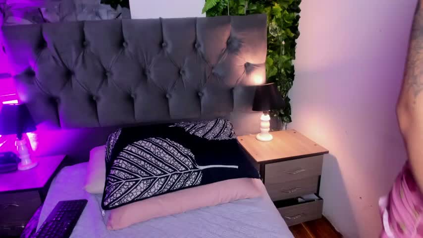 lorena_thopms Adult Chat October 21, 2026