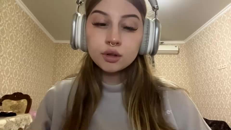twilatompson_2026-10-20_18-35-47_598 Adult Chat October 21, 2026