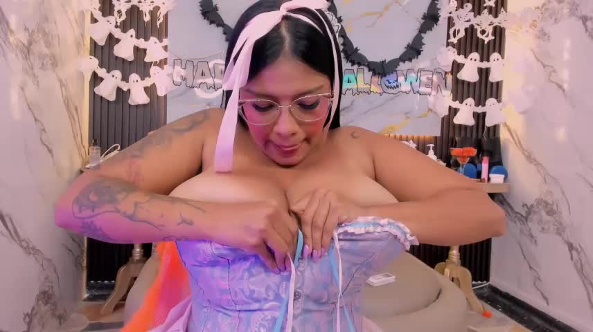 Megan_hugeboobs Adult Chat October 22, 2026