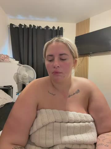 CurvyBaby14 Adult Chat October 22, 2026