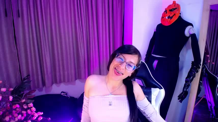 mia_gold07 Adult Chat October 23, 2026
