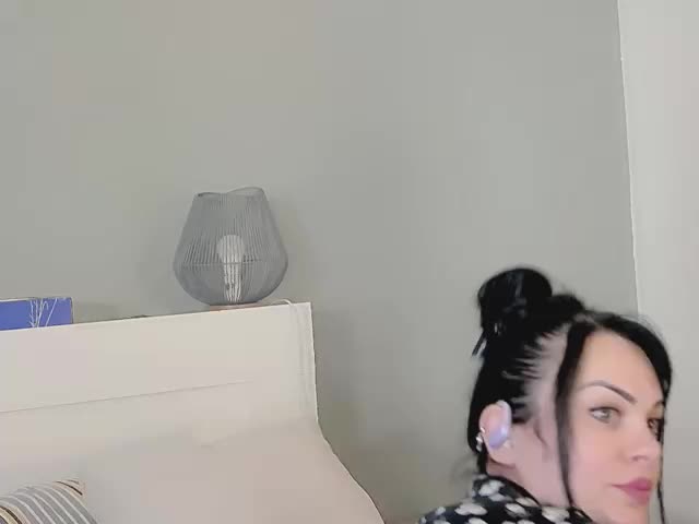 AlineFrancaise Adult Chat October 22, 2026